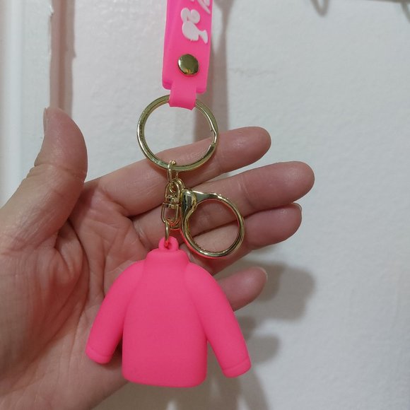 Barbie Nice Outfit Keychain or Handbag Charm Accessory 2 Colors to Choose - Picture 3 of 10